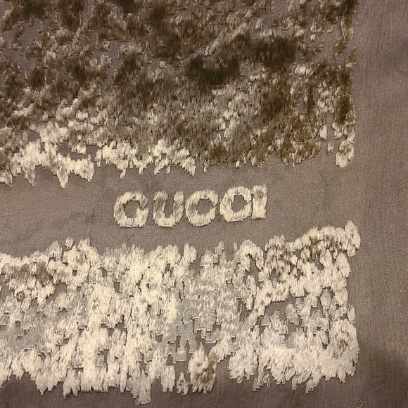 GUCCI Woven Devoré Scarf - Picture 4 of 7